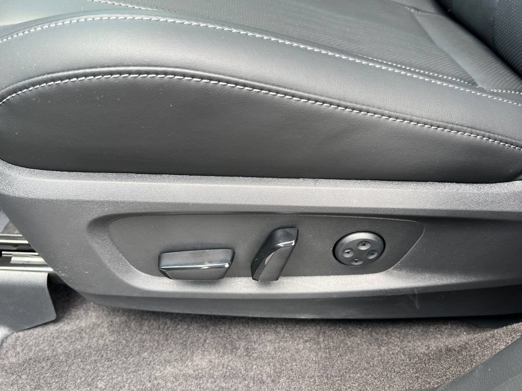 New 2027 INFINITI QX60 Luxe w/ Cargo Package FWD image 10