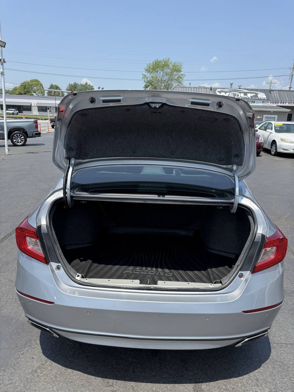 Used 2018 Honda Accord Touring image 15