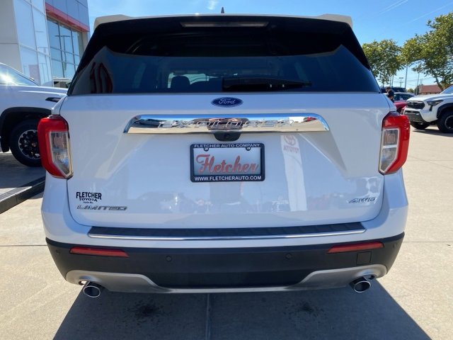 Used 2024 Ford Explorer Limited image 3