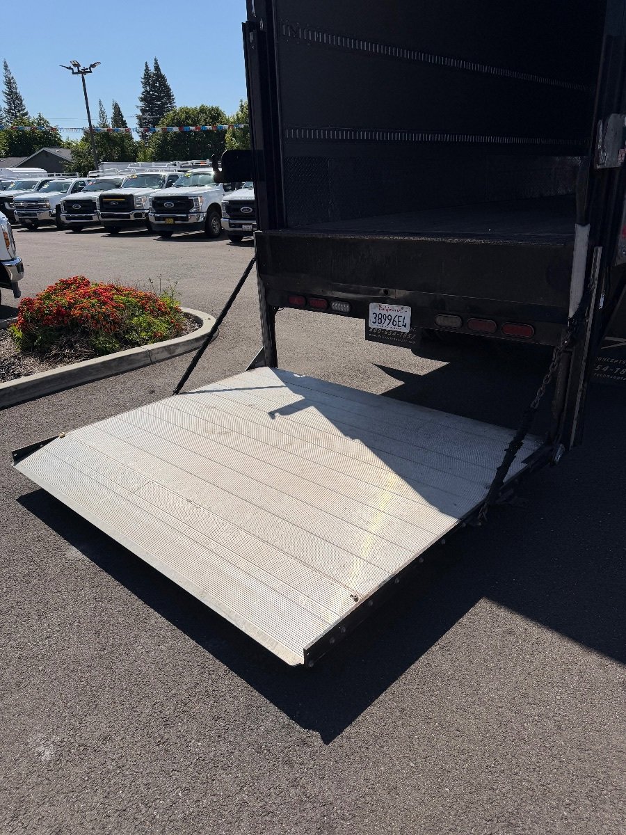 Used 2016 Ford F650 2WD Regular Cab Super Duty image 22