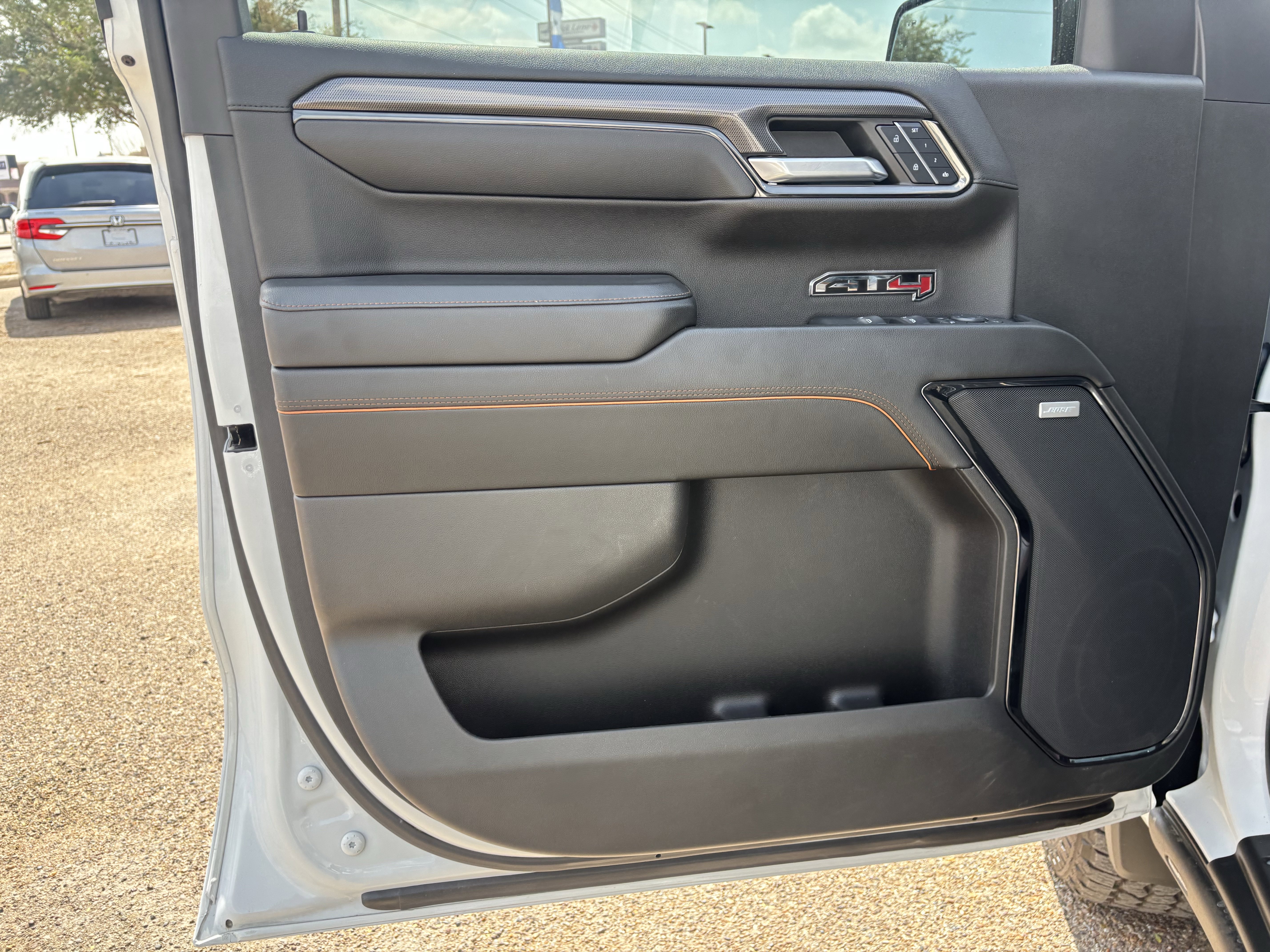 Used 2024 GMC Sierra 1500 AT4 w/ Technology Package image 9