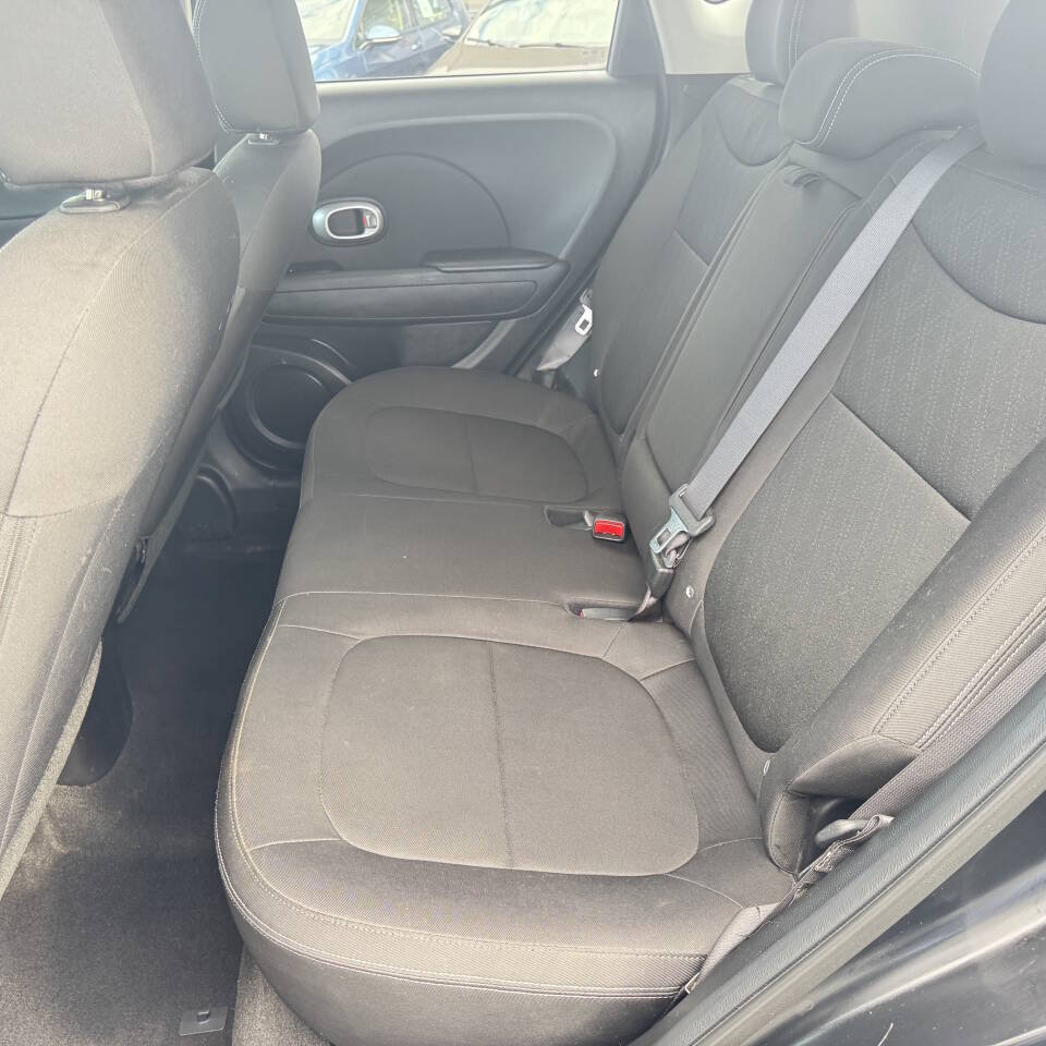 Used 2014 Kia Soul FWD image 25