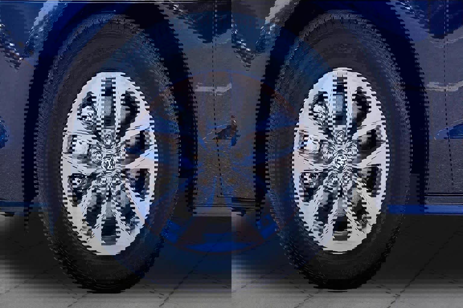 Used 2025 Toyota Sienna LE w/ LE Plus Package image 11