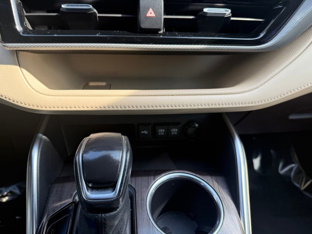 Used 2021 Toyota Highlander Platinum image 21