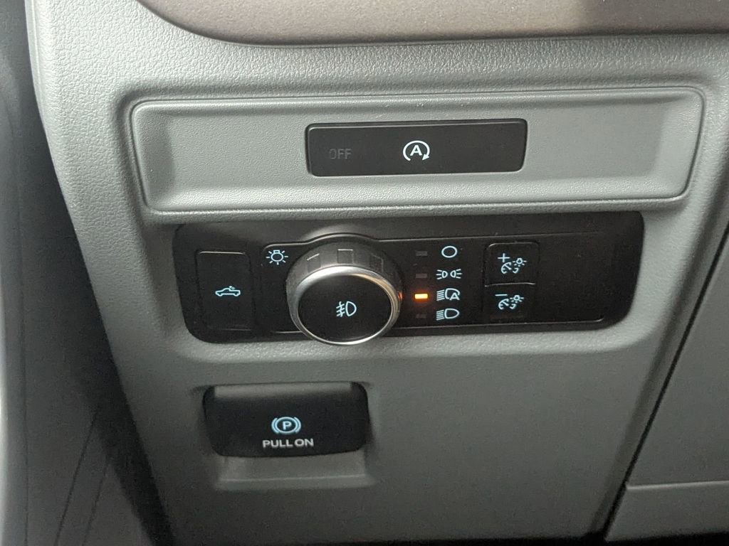 Used 2025 Ford F150 XLT w/ Equipment Group 301A Standard image 17