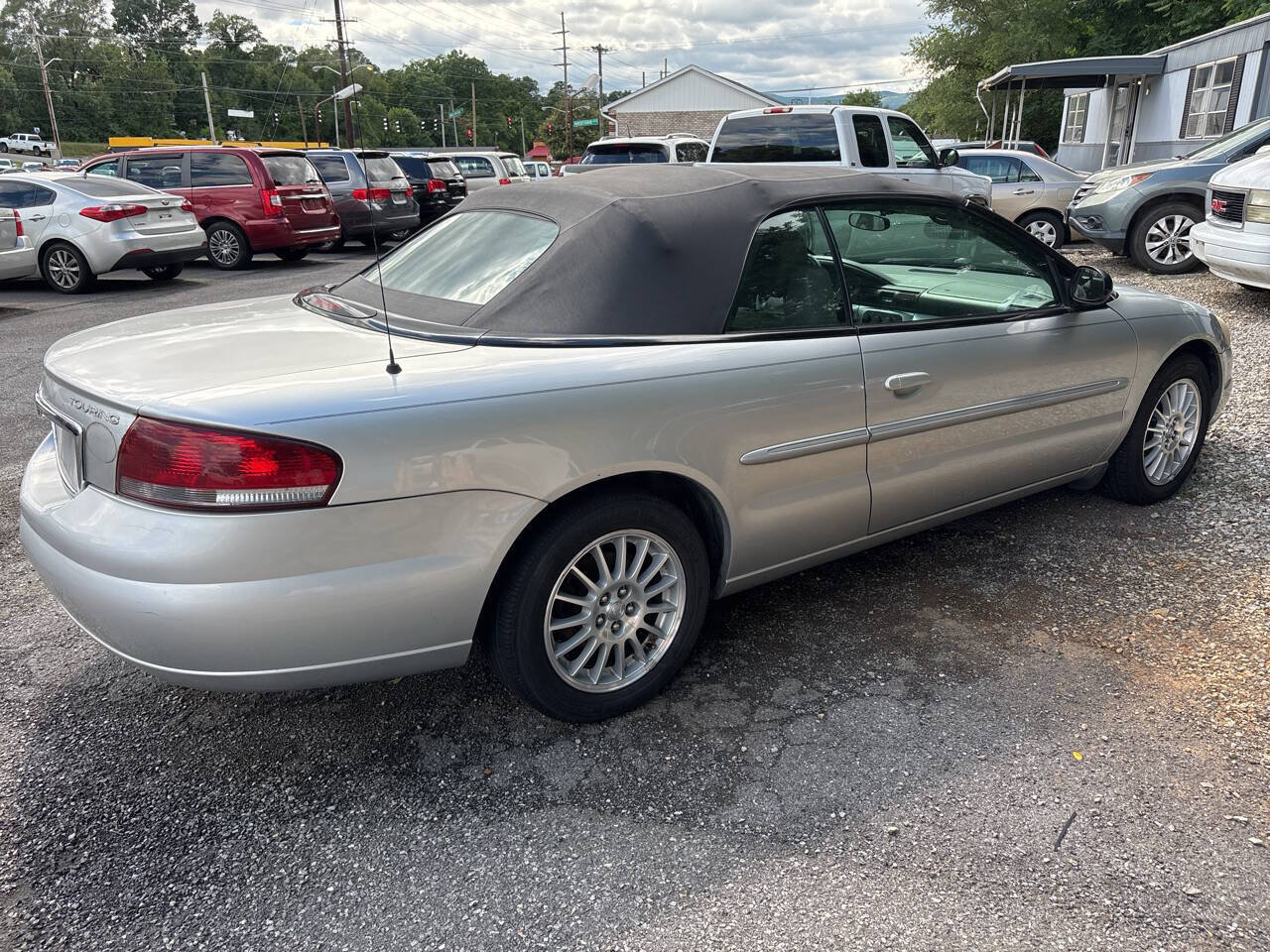 Used 2005 Chrysler Sebring Touring FWD image 11
