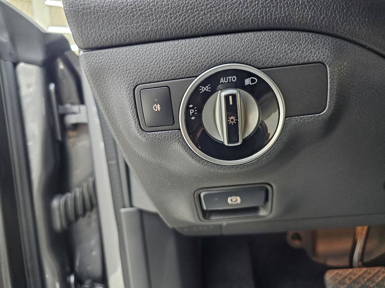 Used 2014 Mercedes-Benz CLA 250 w/ Multimedia Package image 34