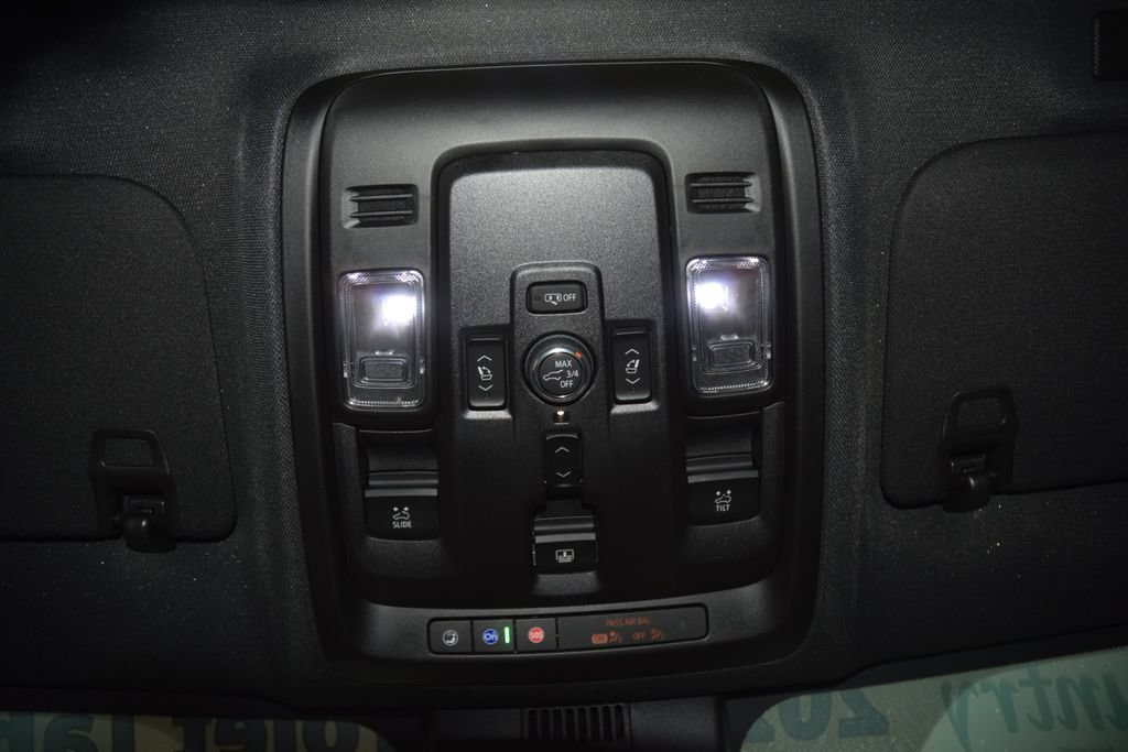 Used 2025 Chevrolet Tahoe High Country AWD/4WD image 51