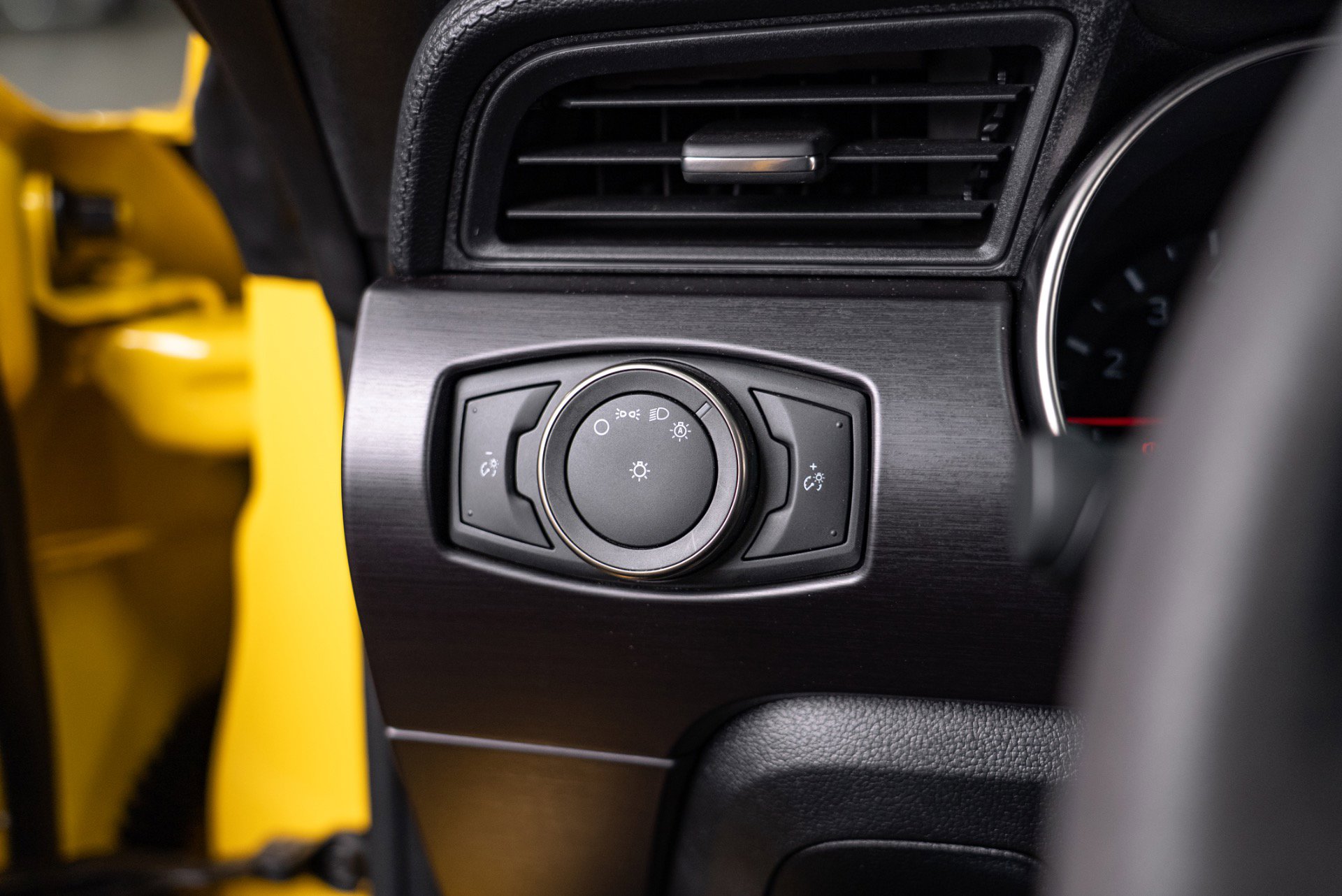 Used 2016 Ford Mustang Shelby GT350 w/ Track Package image 55