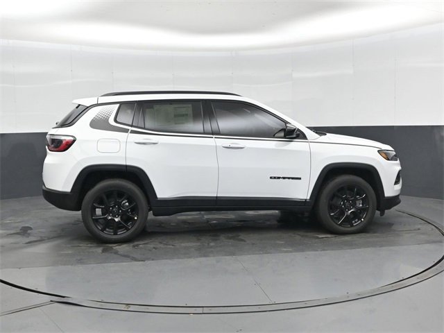 New 2026 Jeep Compass Latitude image 2