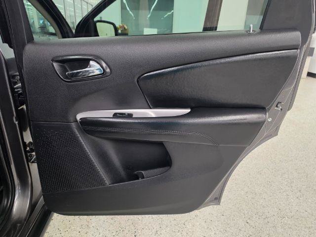 Used 2020 Dodge Journey SE FWD image 30