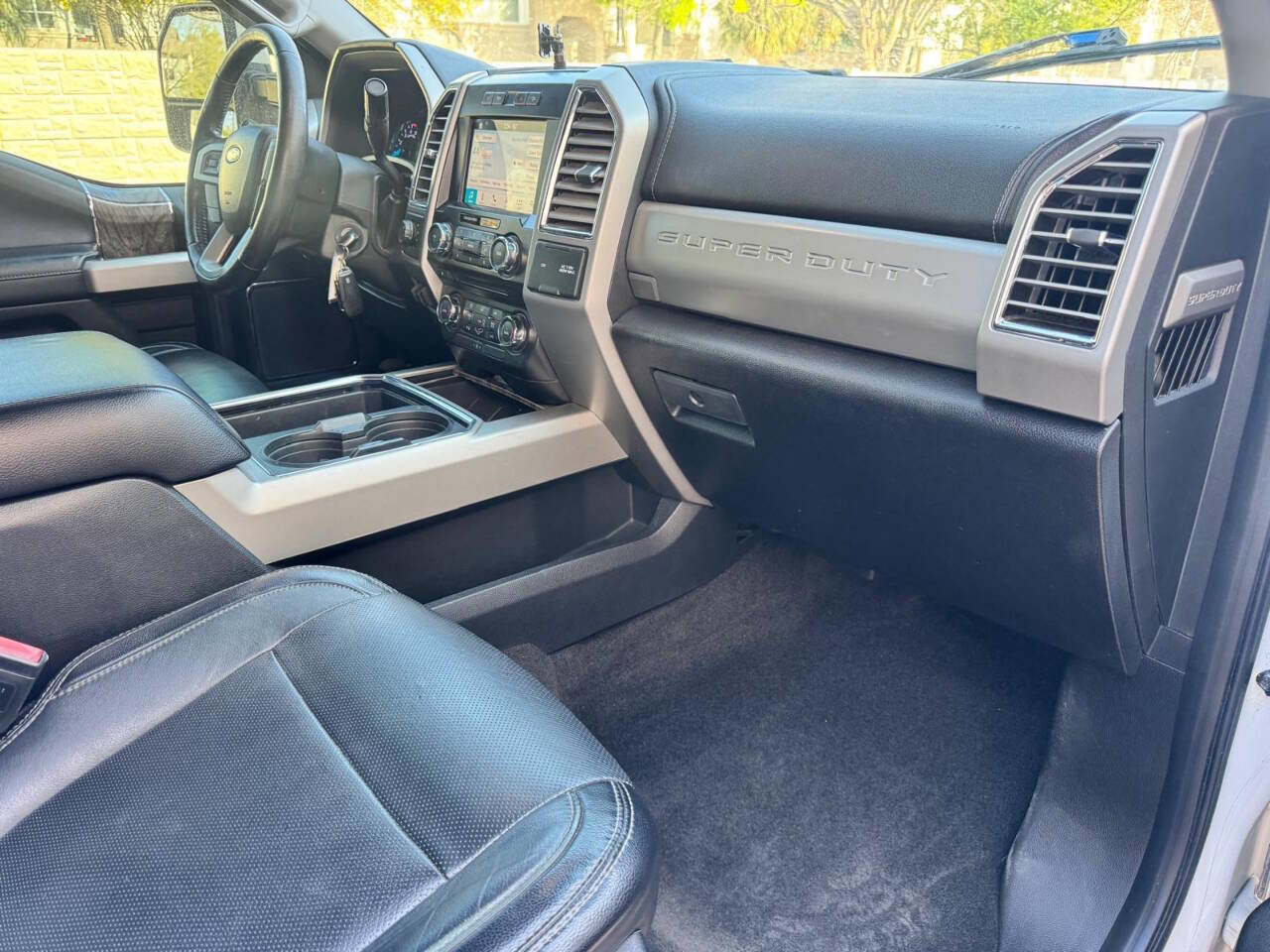 Used 2017 Ford F350 Lariat w/ FX4 Off-Road Package image 15