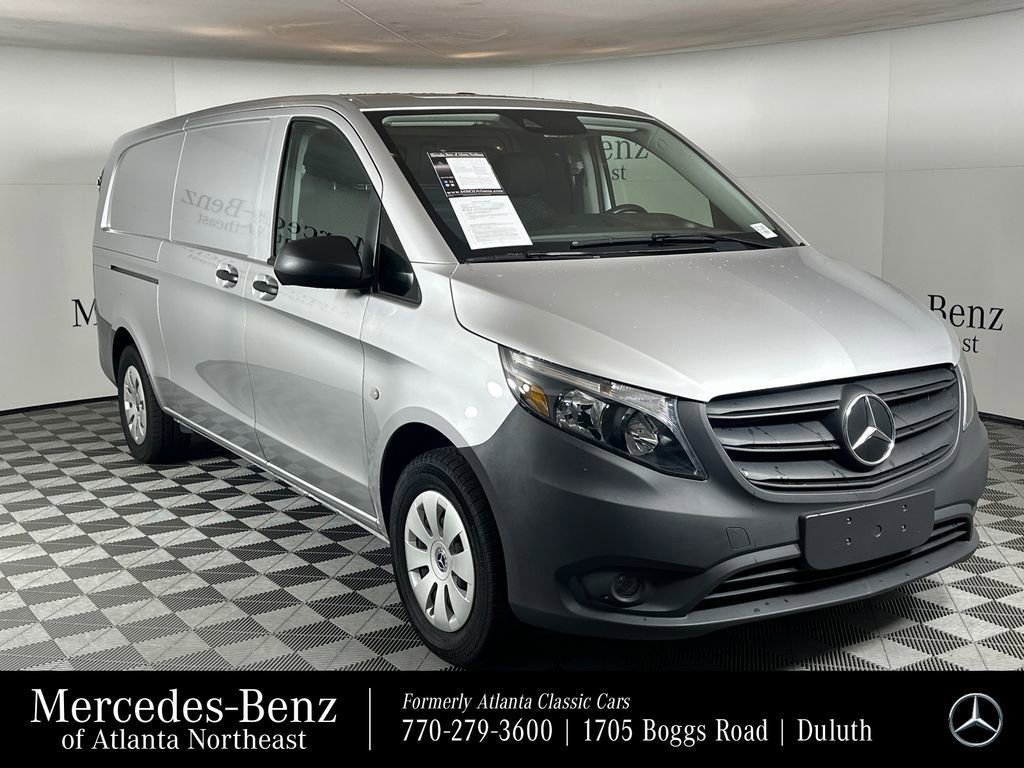 Used 2023 Mercedes-Benz Metris image 1