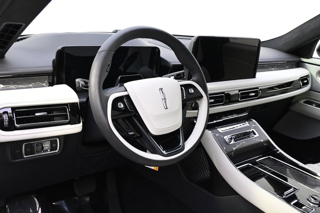 New 2026 Lincoln Aviator Black Label image 11