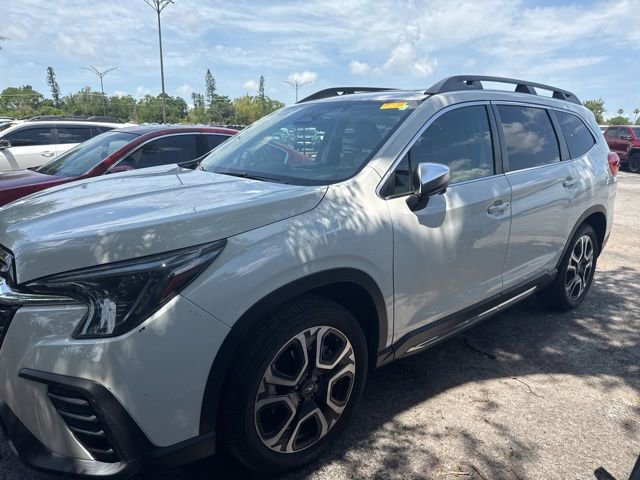 Used 2023 Subaru Ascent Limited w/ Technology Package AWD/4WD image 4