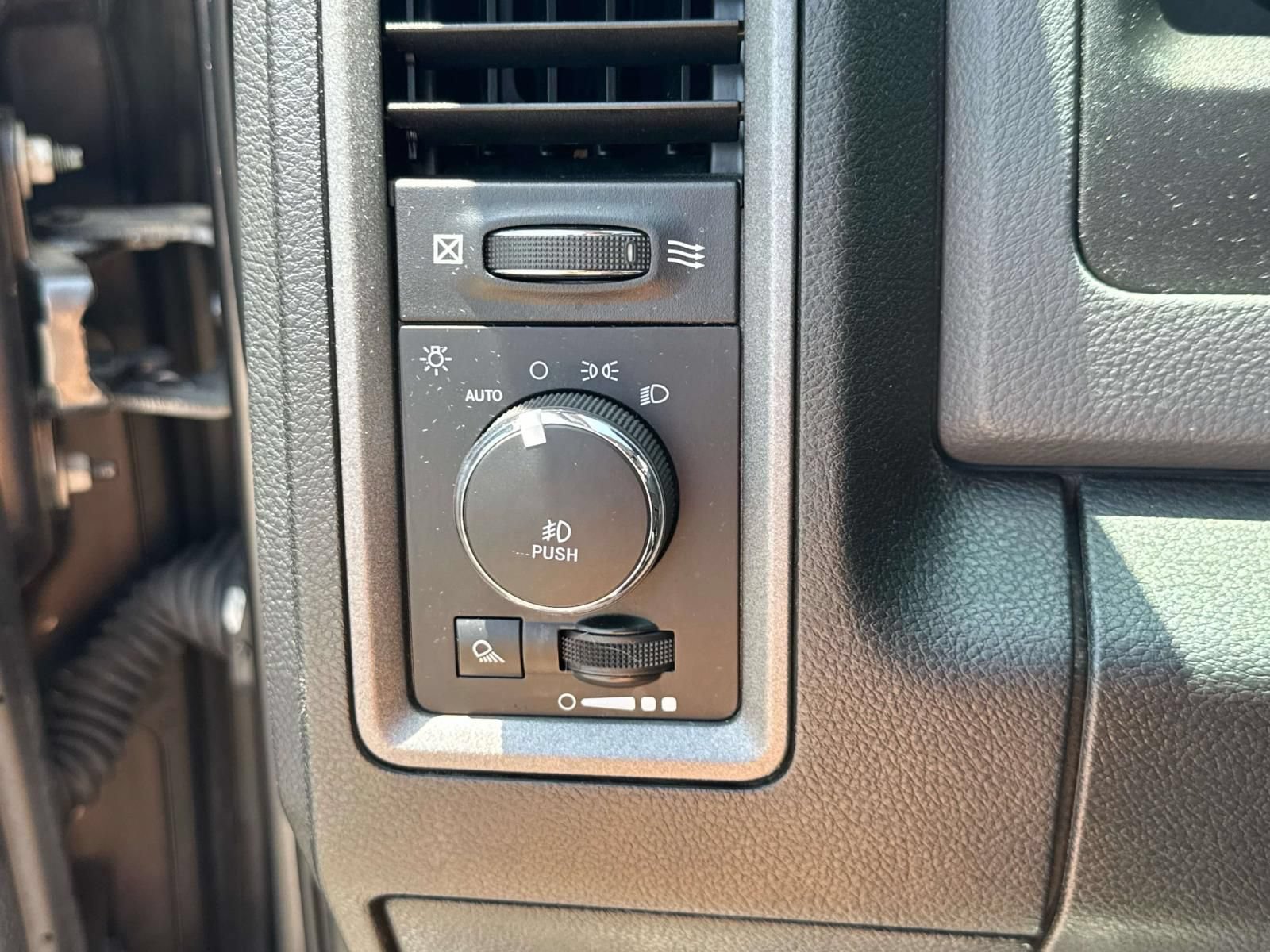 Used 2018 RAM 1500 Express w/ Express Value Package RWD image 22
