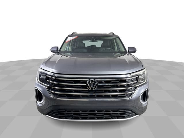 Used 2025 Volkswagen Atlas SE FWD image 3