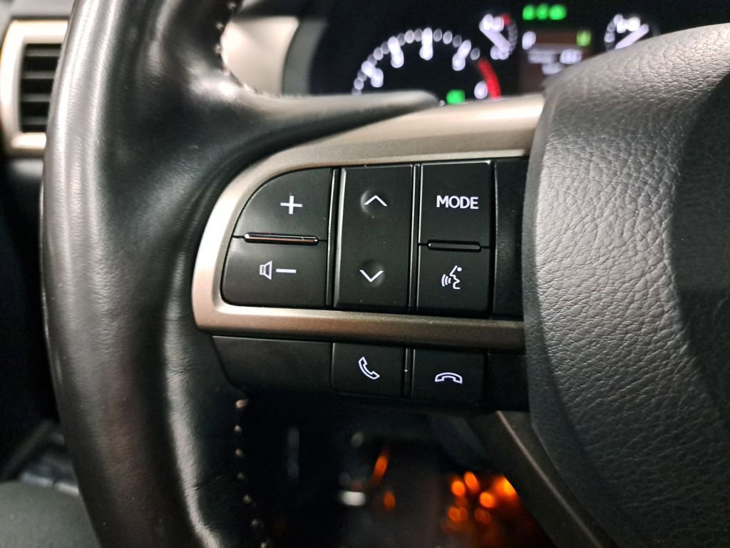 Used 2021 Lexus GX 460 Premium w/ Accessory Package image 29