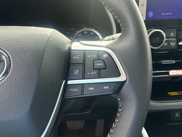 Used 2026 Toyota Highlander XLE AWD/4WD image 31