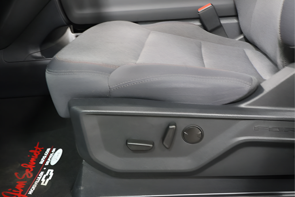Used 2025 Ford Expedition Active AWD/4WD image 41