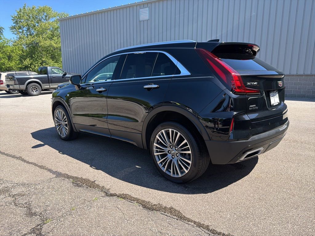 Used 2024 Cadillac XT4 Premium Luxury AWD/4WD image 7