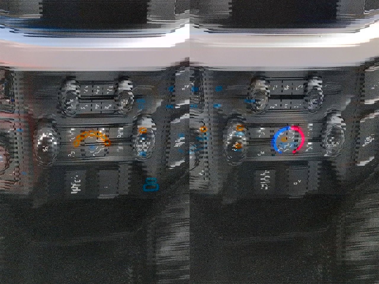 Used 2023 Ford F250 XL w/ FX4 Off-Road Package image 19