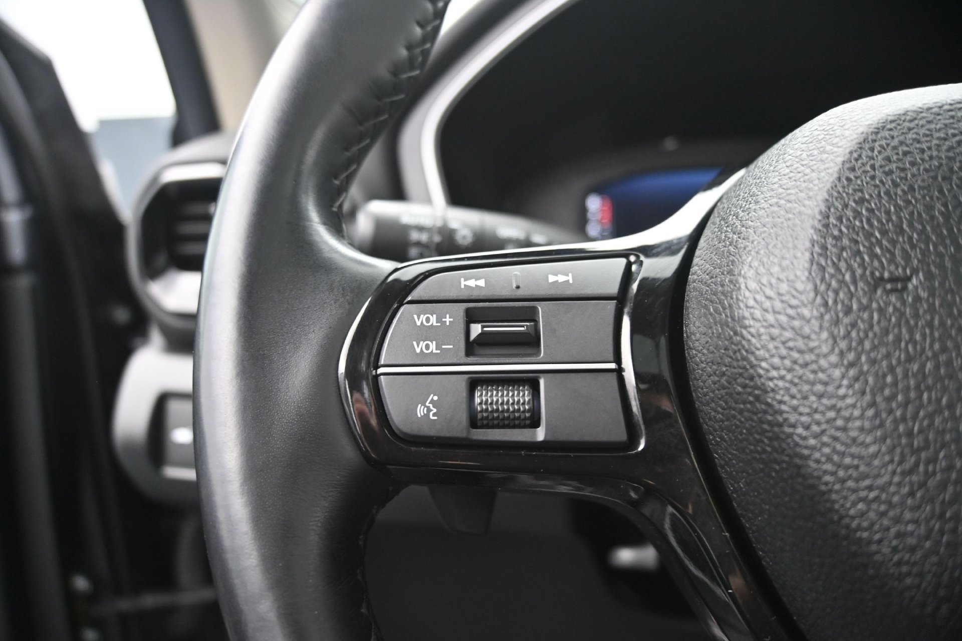 Used 2025 Honda Pilot Touring image 29