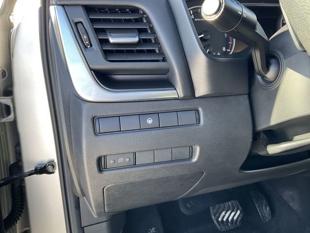 Used 2023 Nissan Rogue SV image 17