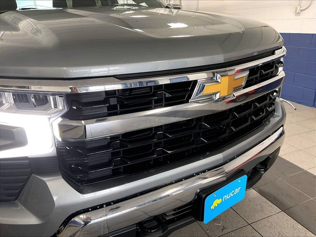 Used 2023 Chevrolet Silverado 1500 LT w/ Z71 Off-Road Package AWD/4WD image 32