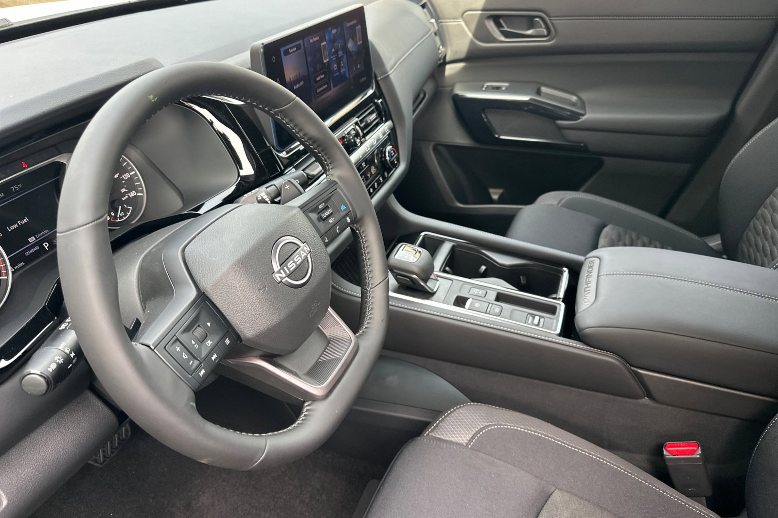 New 2026 Nissan Pathfinder SV image 10