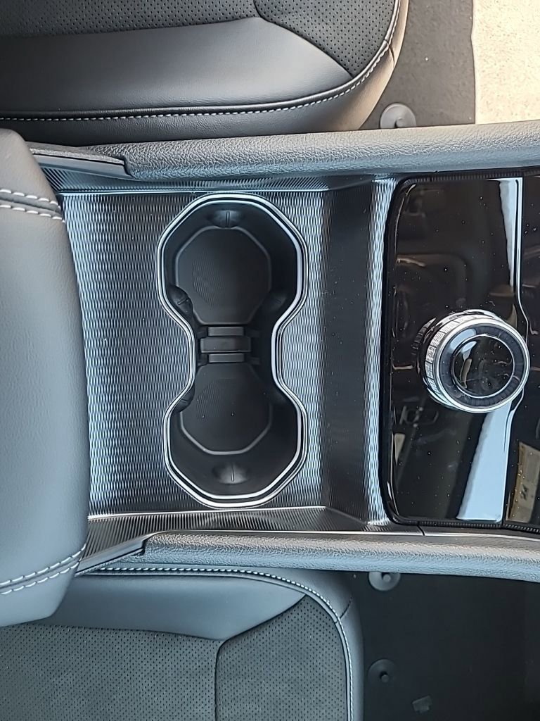 New 2025 Jeep Grand Cherokee L Altitude image 35