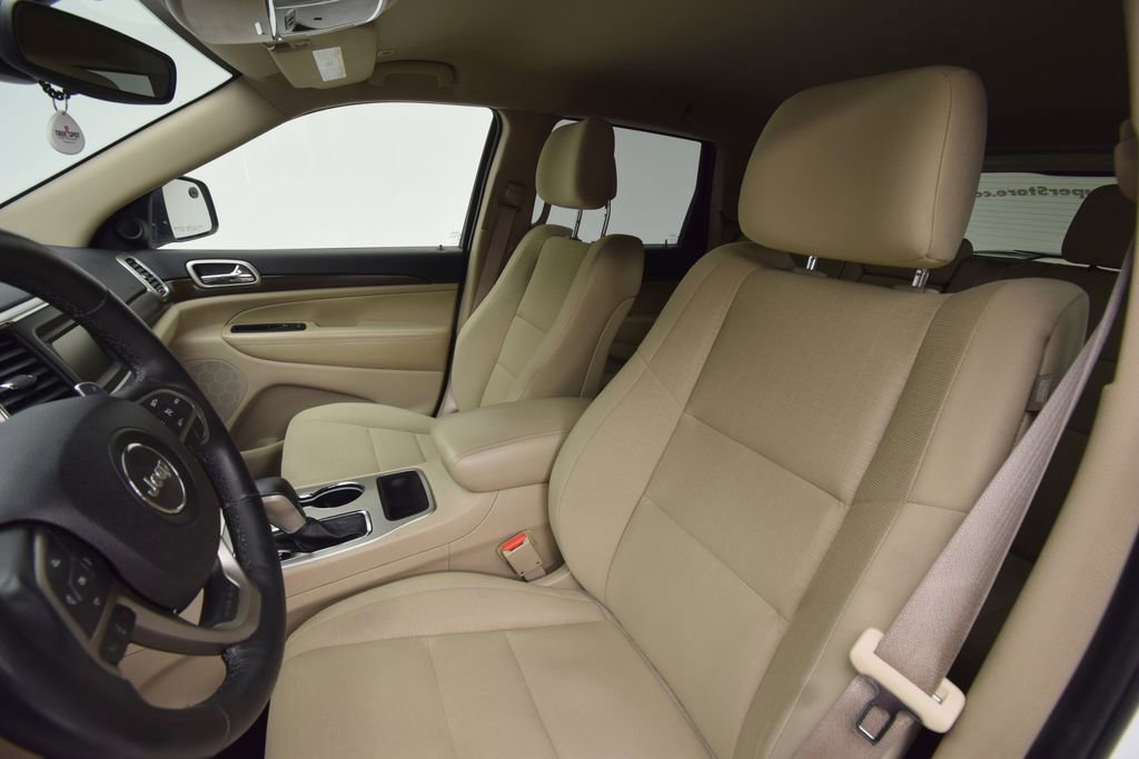 Used 2017 Jeep Grand Cherokee Laredo w/ Quick Order Package 2BE image 11