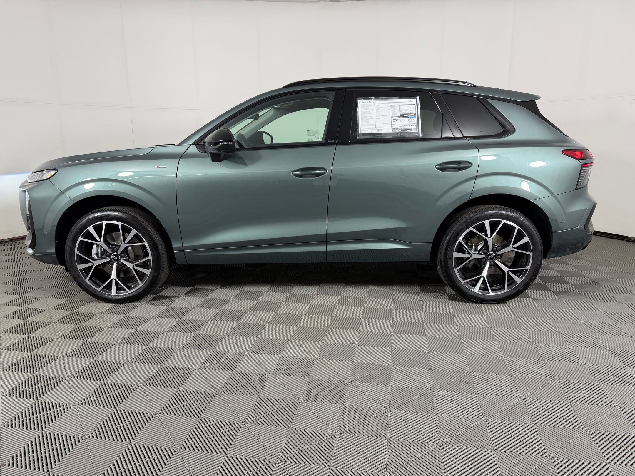 New 2026 Audi Q3 quattro 2.0T AWD/4WD image 2