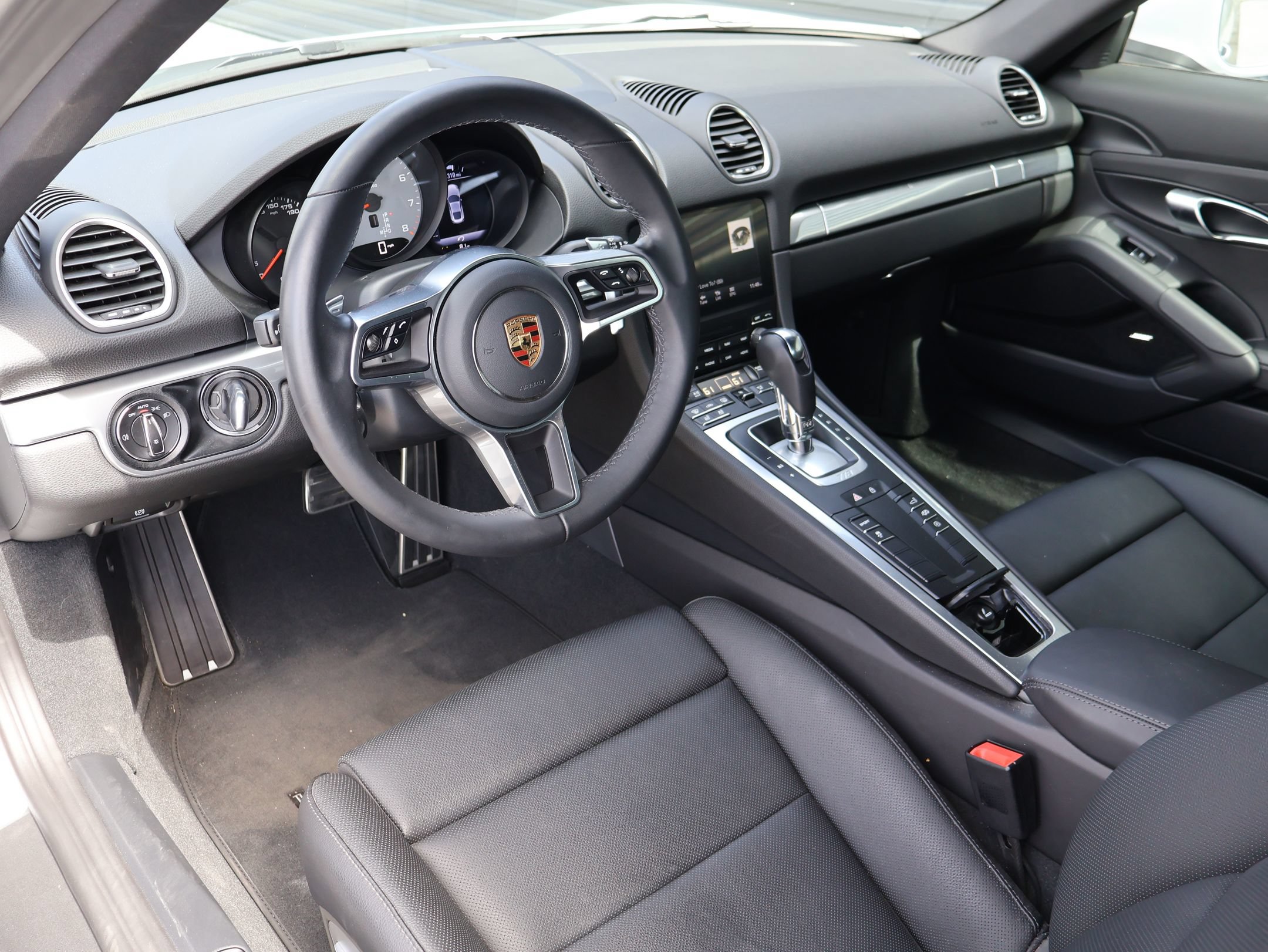 Certified 2024 Porsche 718 Cayman S RWD image 4
