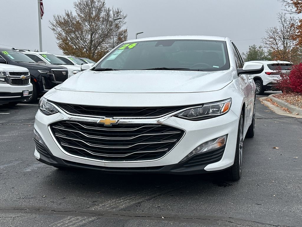 Used 2024 Chevrolet Malibu LT image 2
