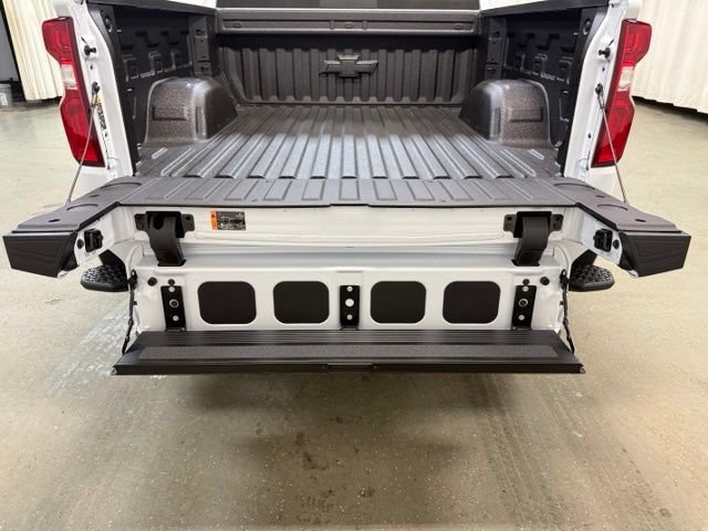 New 2026 Chevrolet Silverado 1500 High Country AWD/4WD image 11