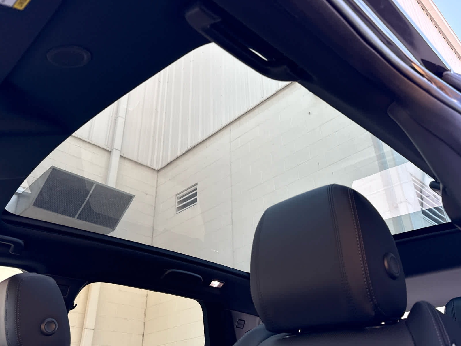 Used 2026 Land Rover Discovery Sport Landmark image 13