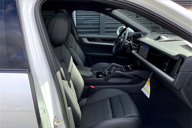 New 2026 Porsche Cayenne Coupe image 25