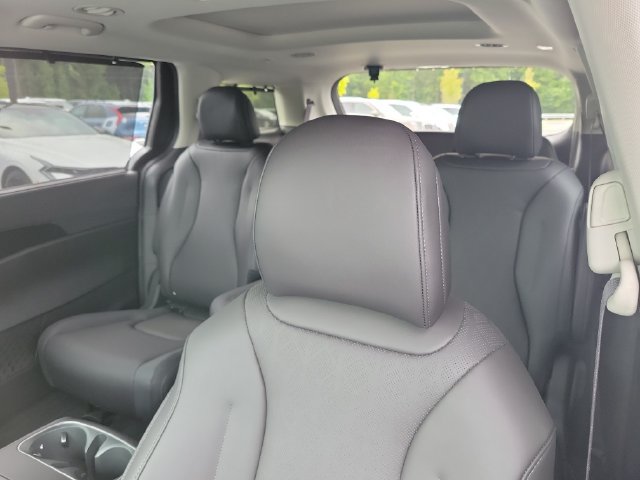 New 2027 Kia Carnival SX w/ Dark Edition Package FWD image 25