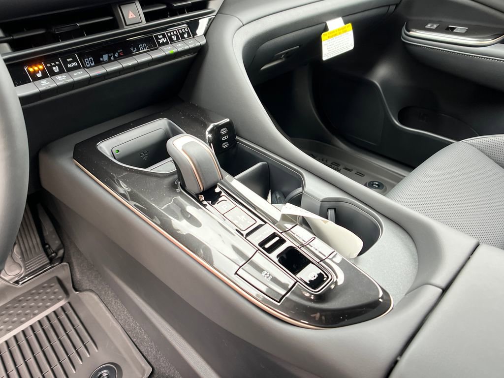 New 2025 Toyota Crown Signia image 20