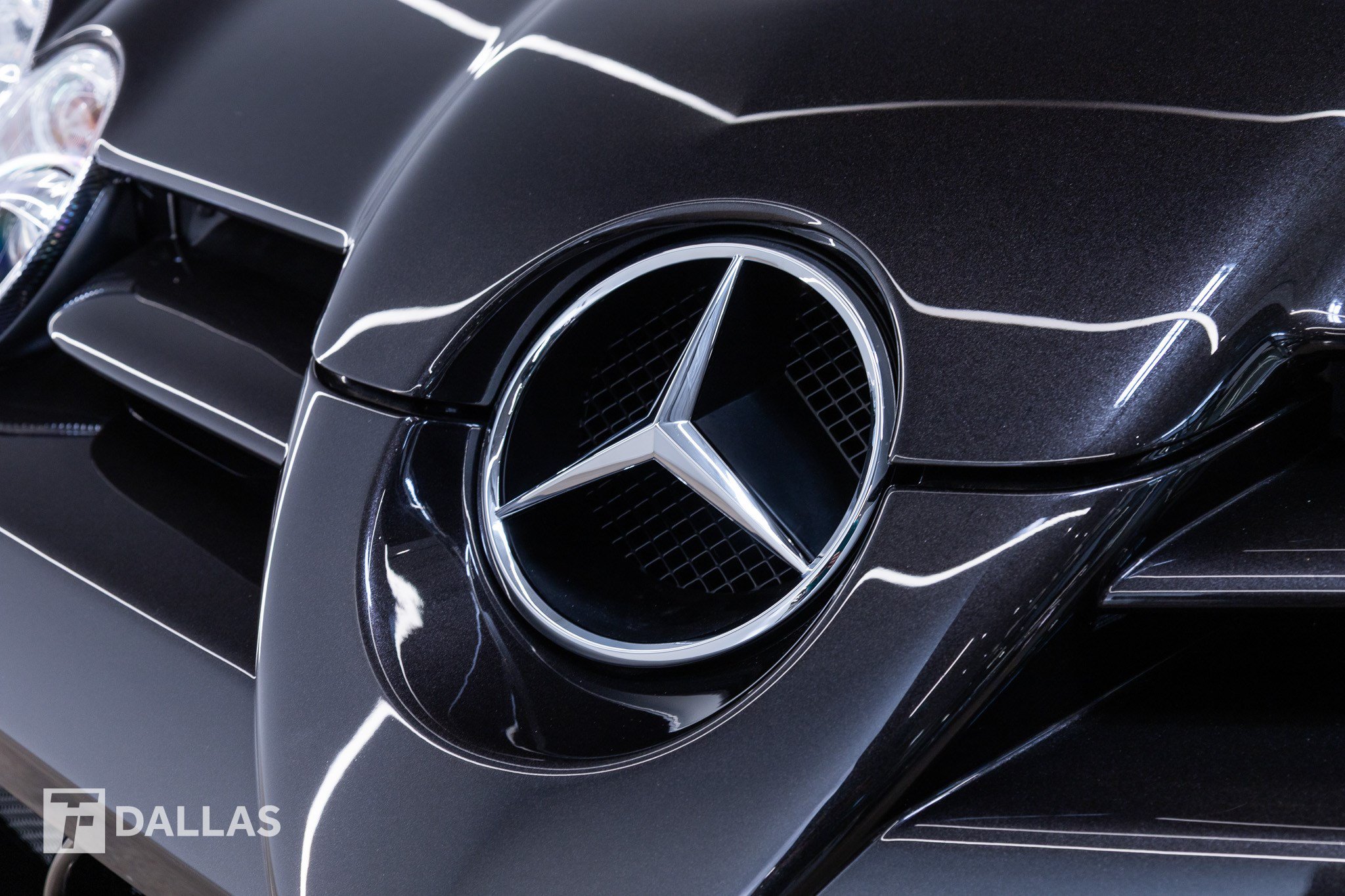 Used 2008 Mercedes-Benz SLR image 4