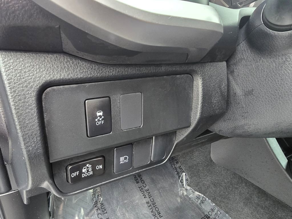 Certified 2023 Toyota Tacoma SR5 AWD/4WD image 18