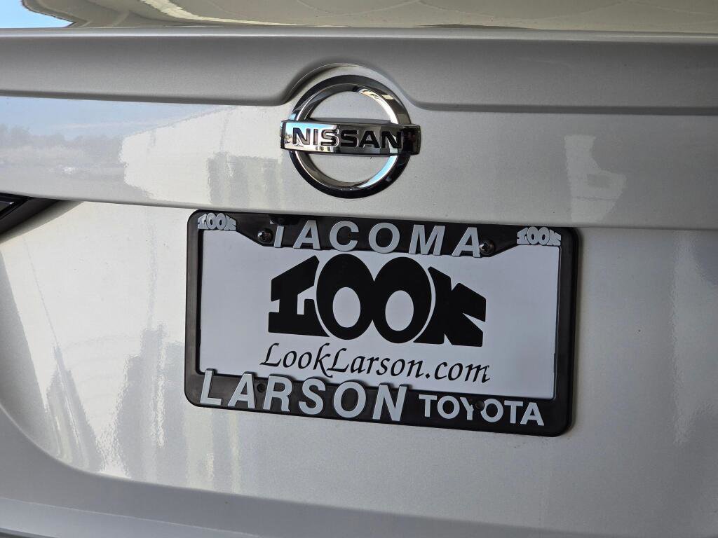 Used 2023 Nissan Sentra SR w/ SR Premium Package image 14
