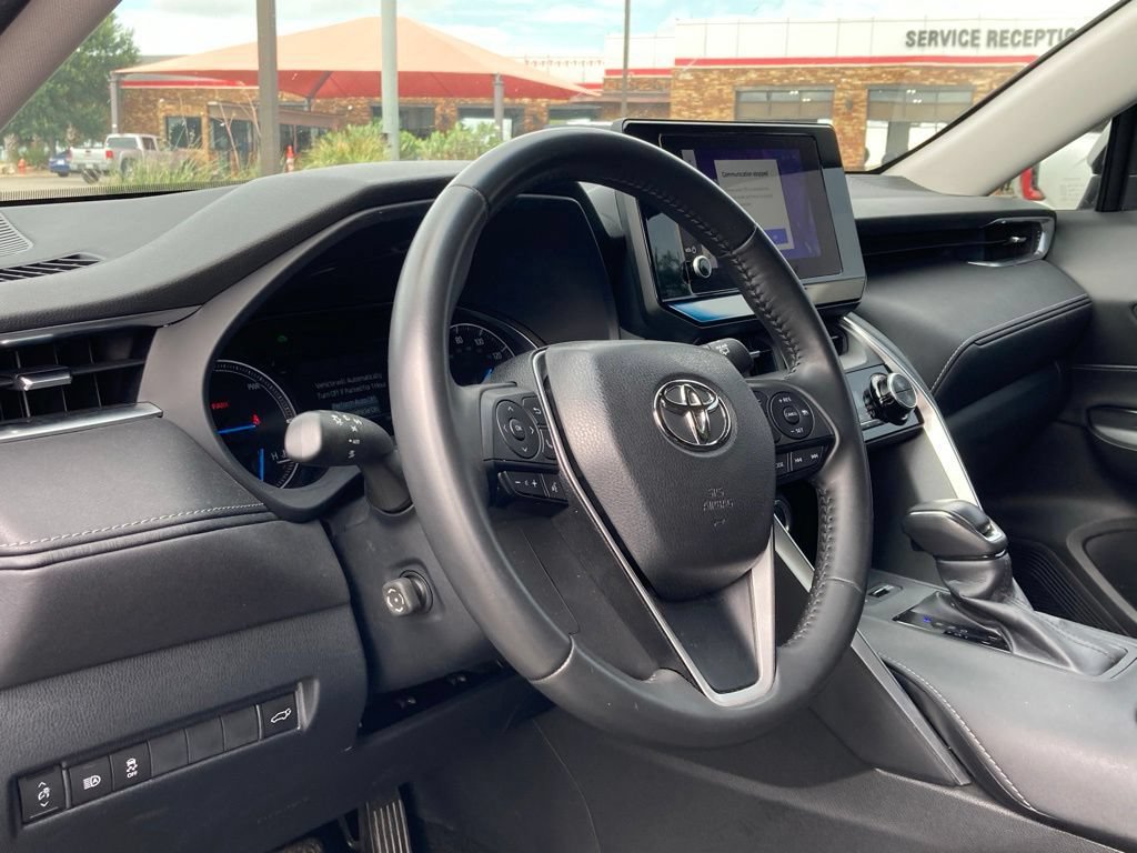 Certified 2024 Toyota Venza LE AWD/4WD image 9