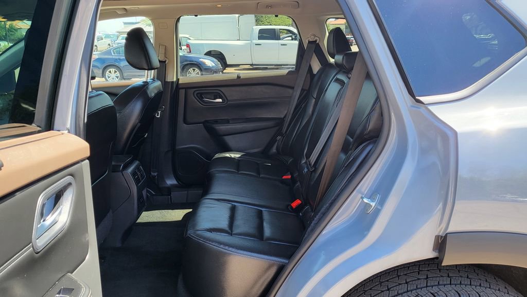 Used 2022 Nissan Rogue SL w/ SL Premium Package image 23