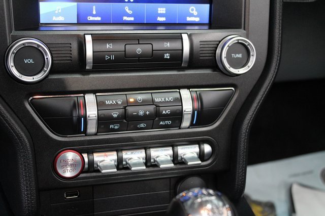 Used 2021 Ford Mustang Convertible image 18