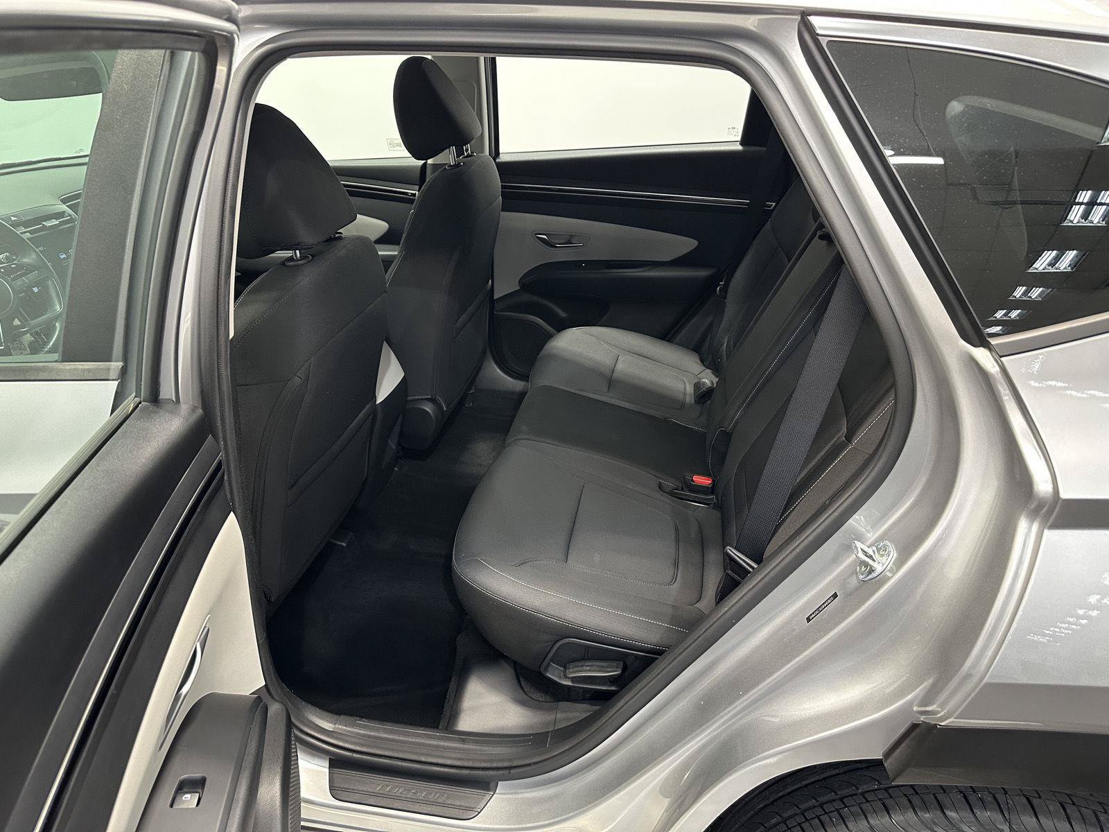 Used 2022 Hyundai Tucson SE AWD/4WD image 25