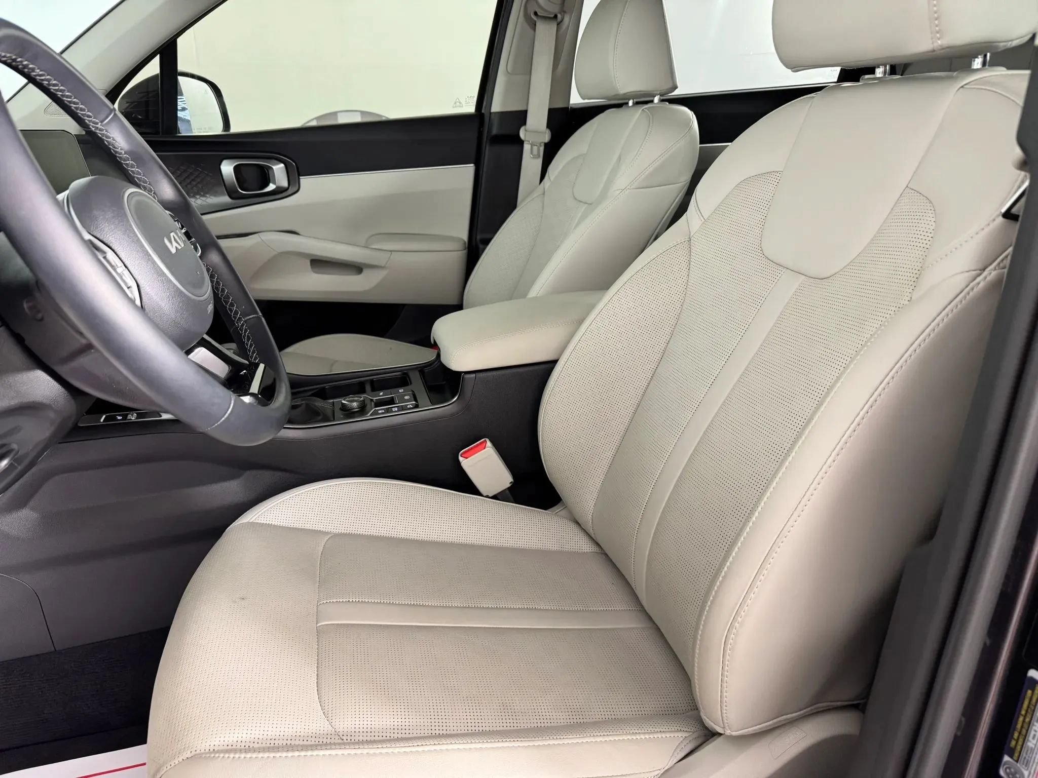 Used 2025 Kia Sorento EX AWD/4WD image 33