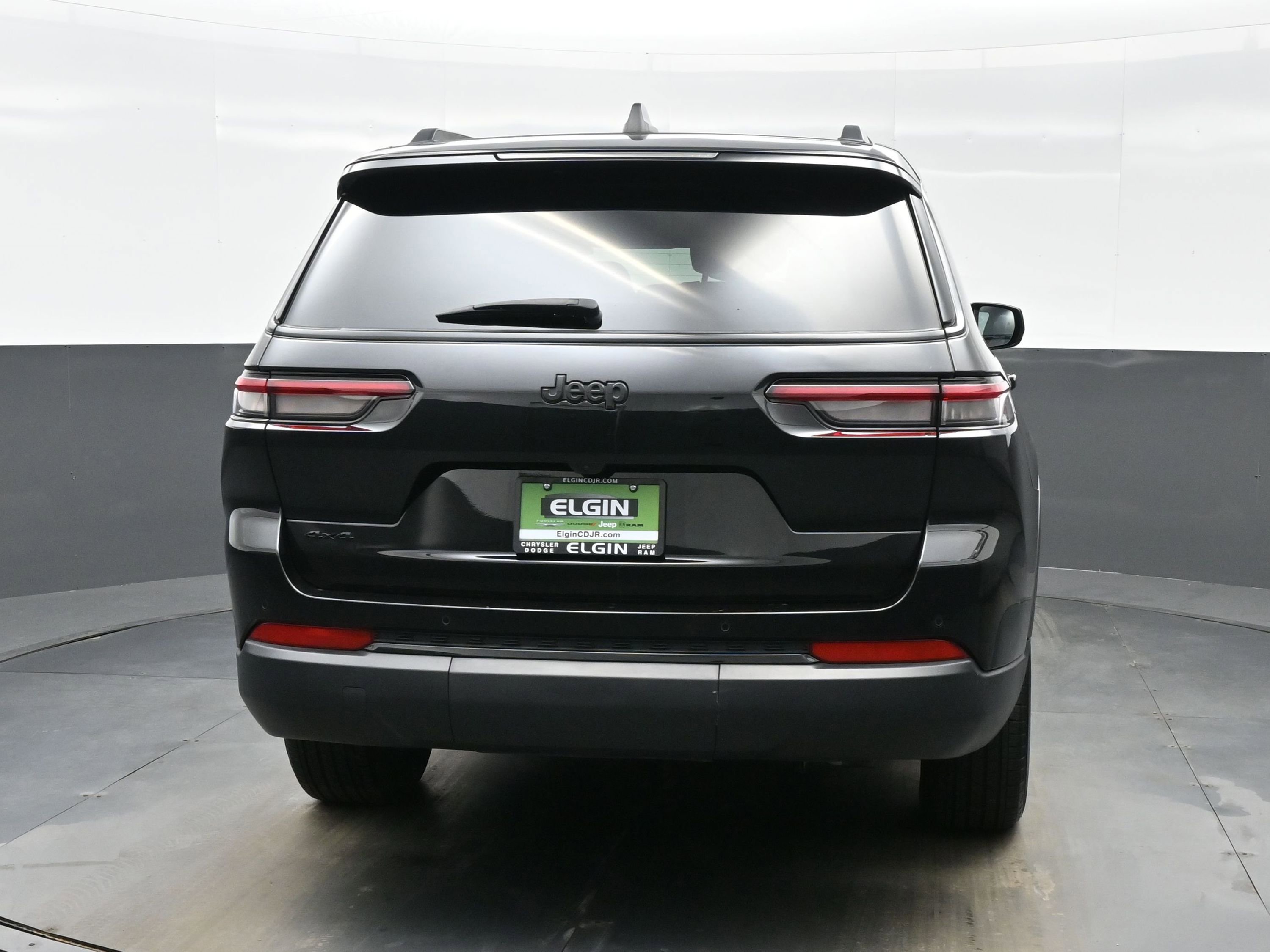 Used 2024 Jeep Grand Cherokee L Altitude image 5