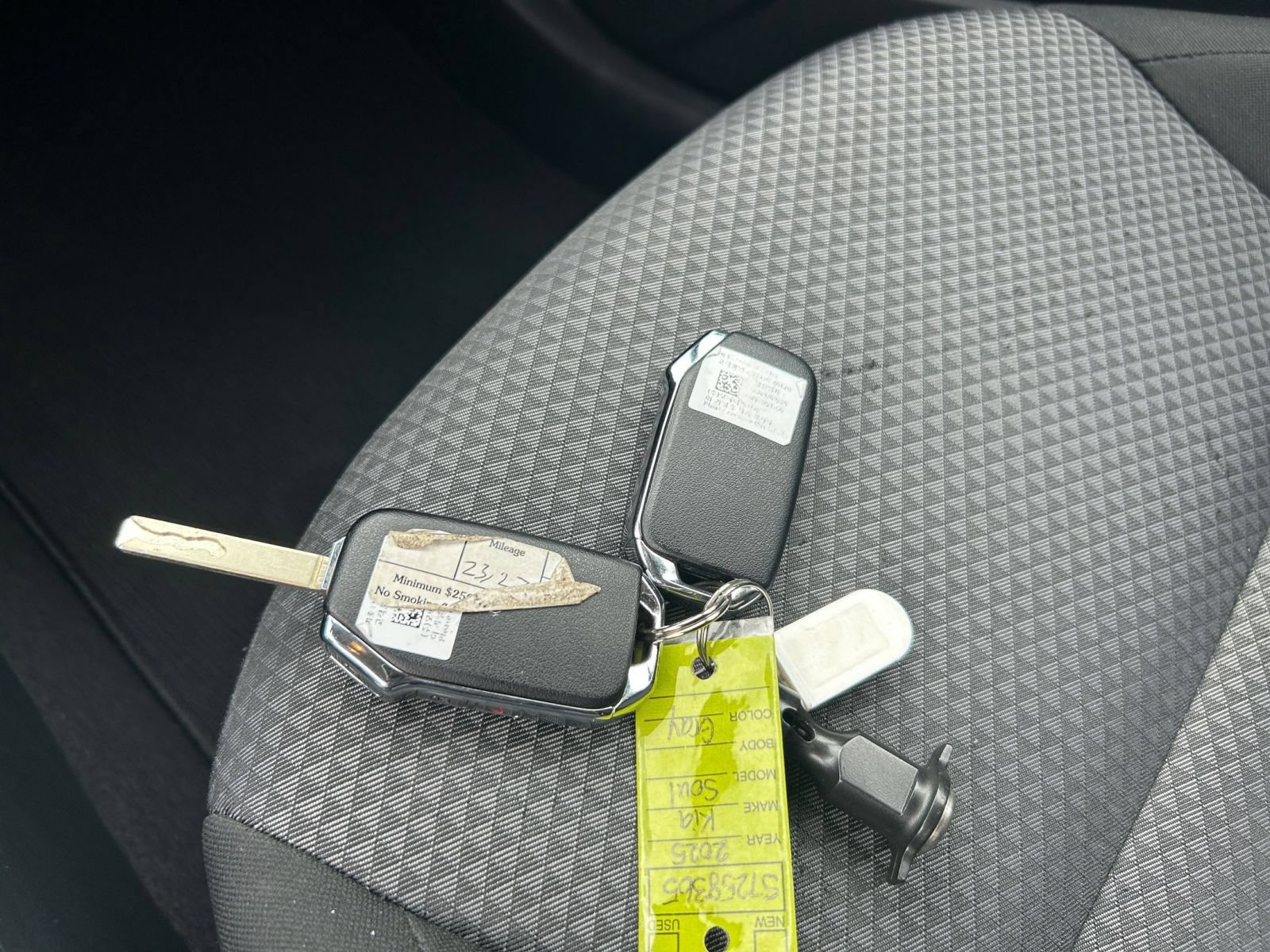 Used 2025 Kia Soul LX w/ LX Technology Package FWD image 18